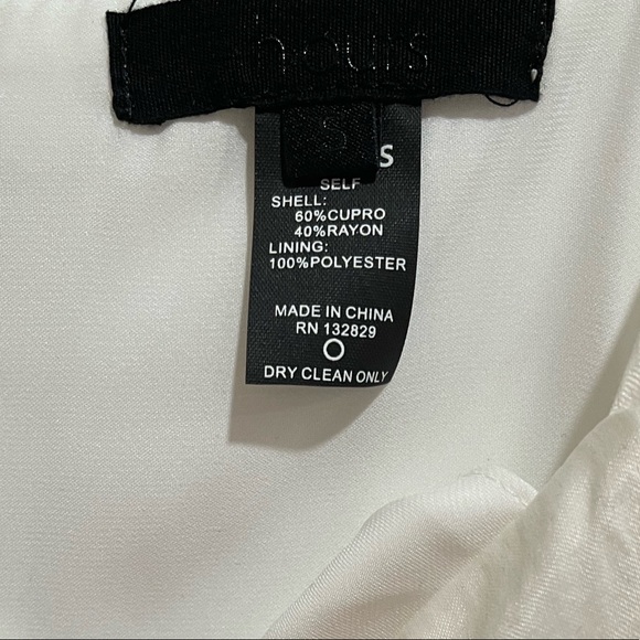 NWT Revolve ‘H:ours’ brand sexy/comfort dress w button detail Sz Small. QUALITY - Picture 9 of 10